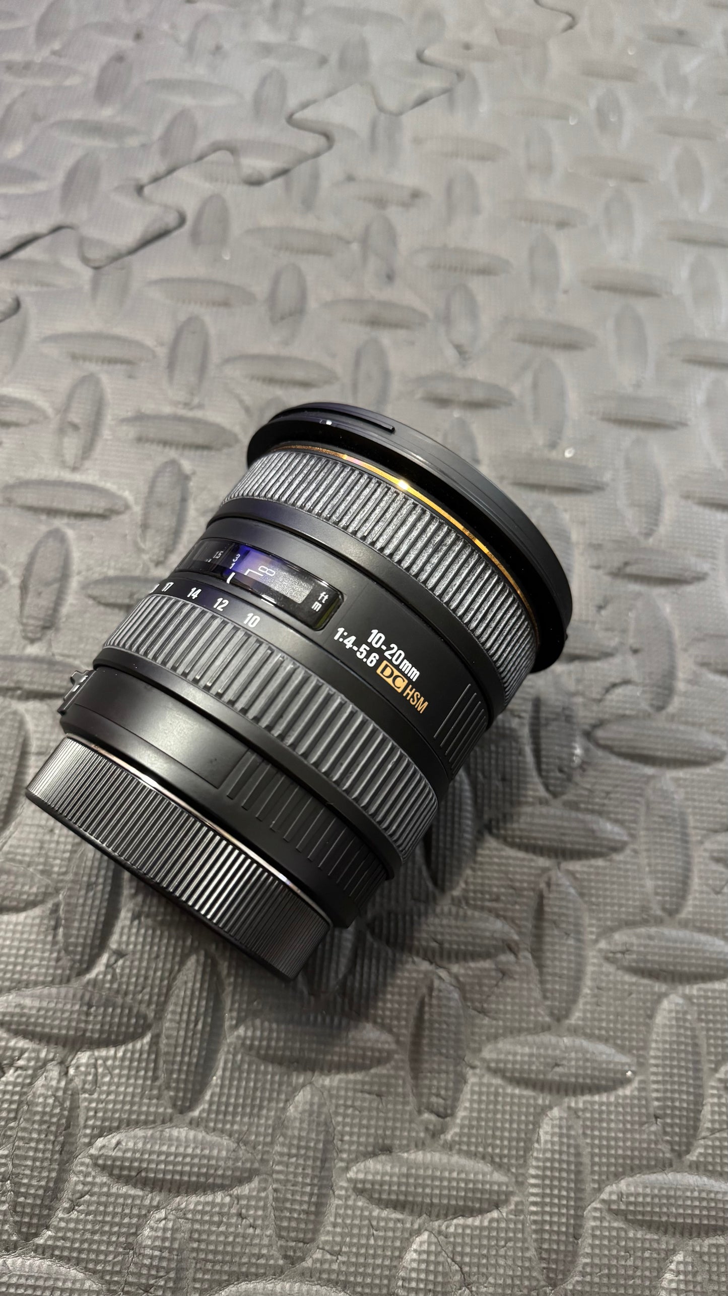 Lens | Sigma EX 10-20mm f/3.5 HSM EX DC Lens For EF Mount Canon Cameras | (Used Item)