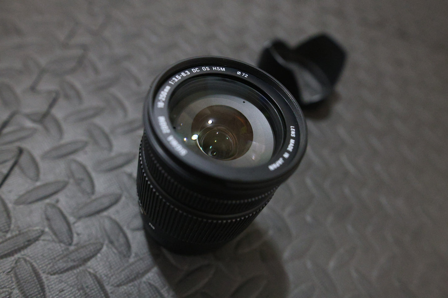 Lens | Sigma EF 18-250mm f/3.5-6.3 DC OS HSM For EF Mount Canon Cameras | (Used Item)